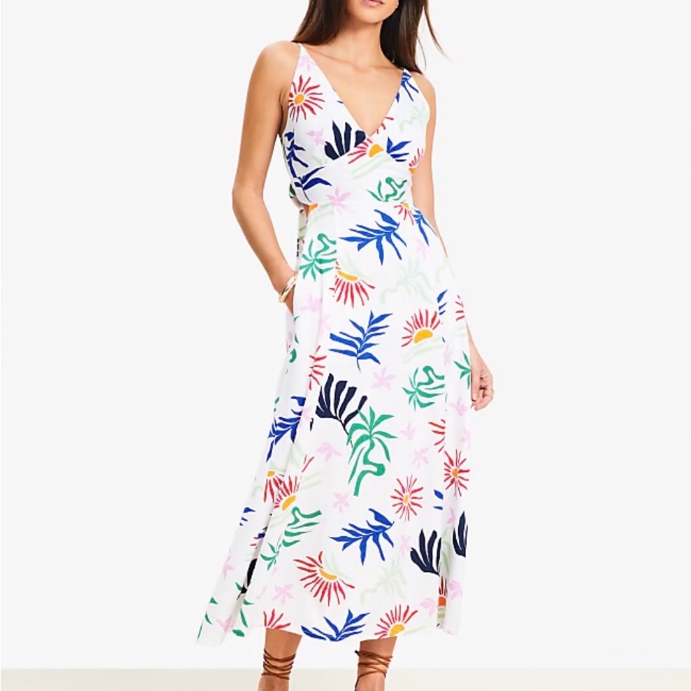 LOFT Cutout Midi floral white size 4 bow &open back  floral blue white coastal